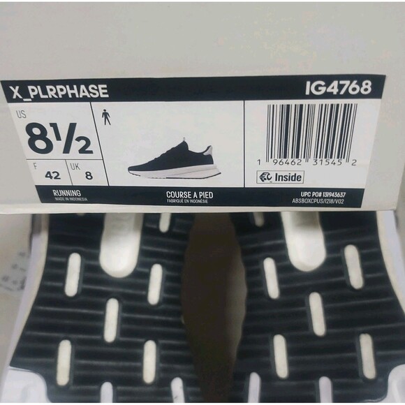 Athletic_Shoes